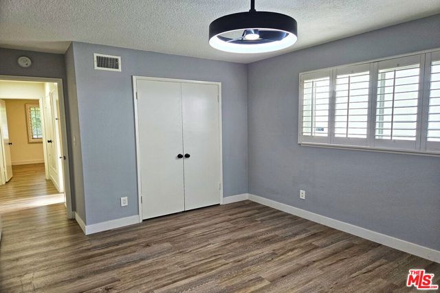22337 Cantara Street, Canoga Park (los Angeles), CA 91304