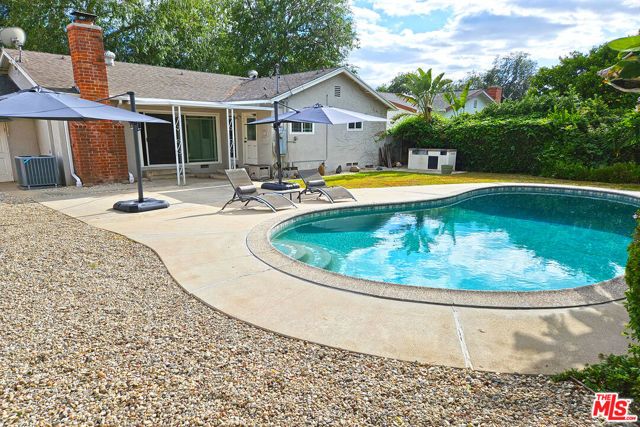 22337 Cantara Street, Canoga Park (los Angeles), CA 91304