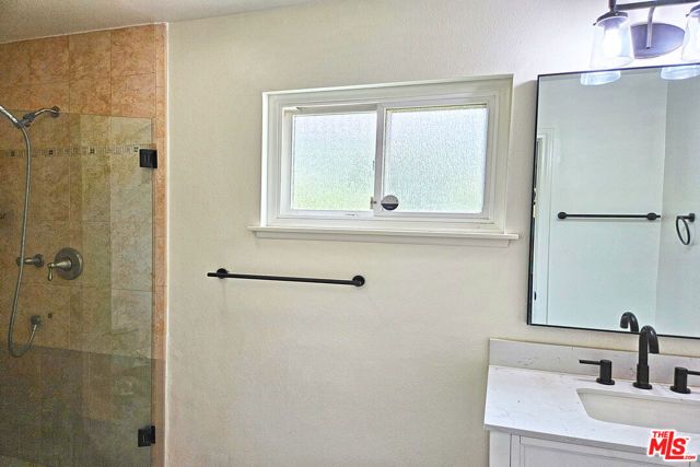 22337 Cantara Street, Canoga Park (los Angeles), CA 91304