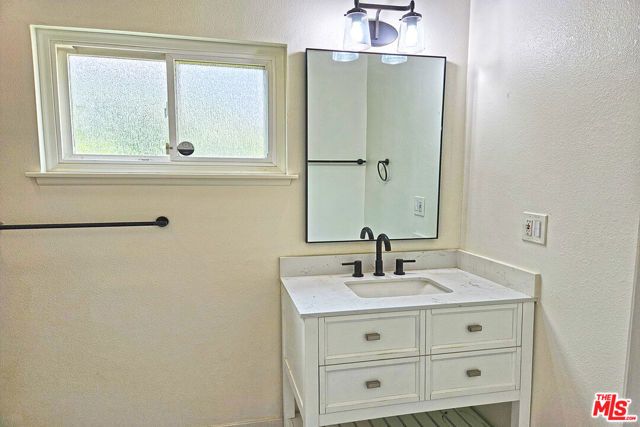 22337 Cantara Street, Canoga Park (los Angeles), CA 91304