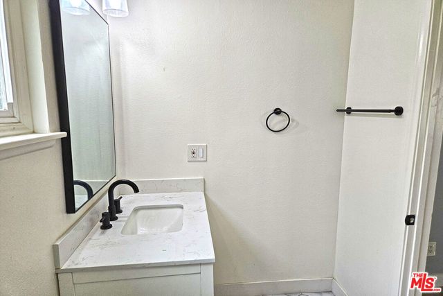 22337 Cantara Street, Canoga Park (los Angeles), CA 91304