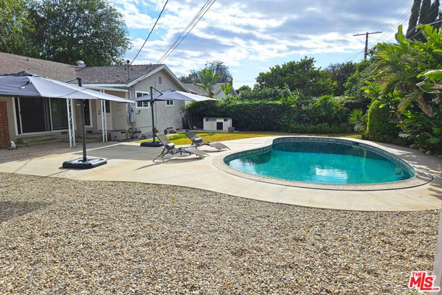 22337 Cantara Street, Canoga Park (los Angeles), CA 91304
