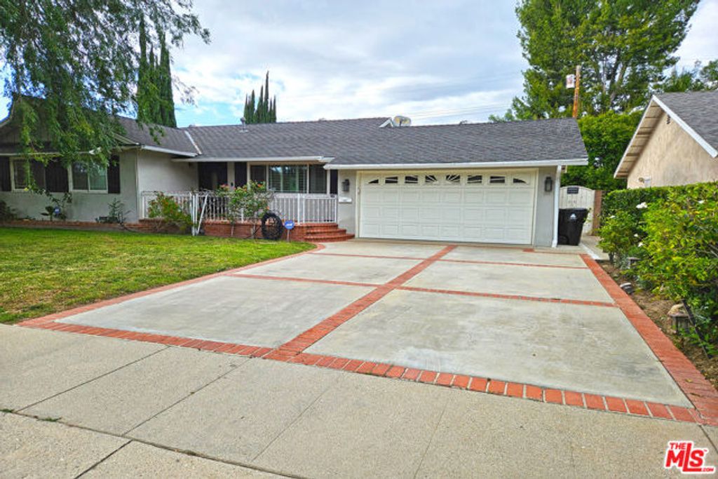 22337 Cantara Street, Canoga Park (los Angeles), CA 91304