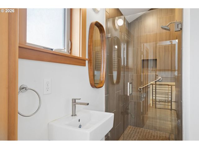 4842 Ne 25TH Ave, Portland, OR 97211