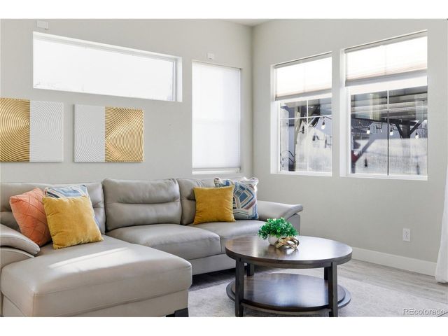 279 S 45th Ave, Brighton, CO 80601