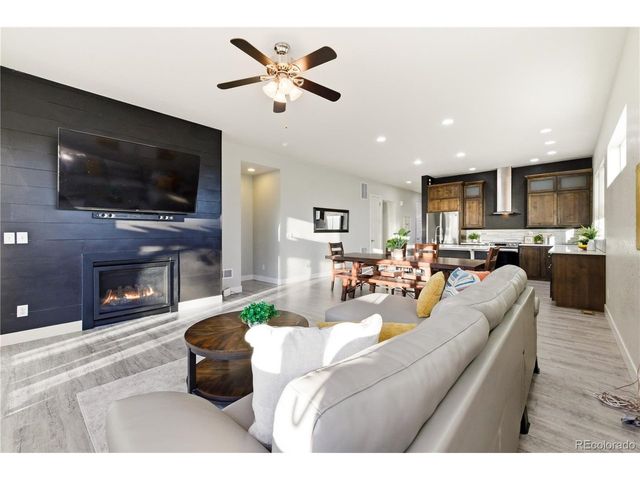 279 S 45th Ave, Brighton, CO 80601