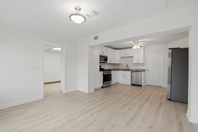 4438 Wesley Terrace, Schiller Park, IL 60176