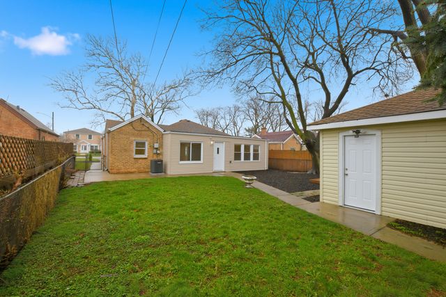 4438 Wesley Terrace, Schiller Park, IL 60176