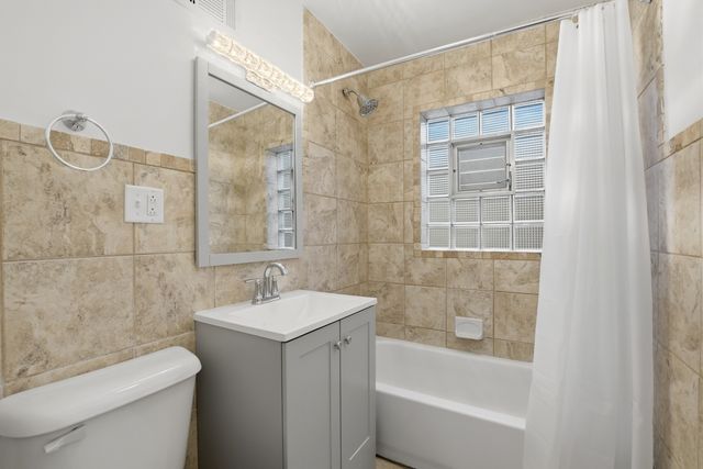 4438 Wesley Terrace, Schiller Park, IL 60176