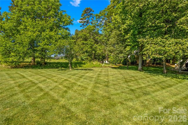 16203 Northstone Drive, Huntersville, NC 28078