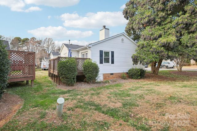 6042 Crape Myrtle Lane, Charlotte, NC 28216