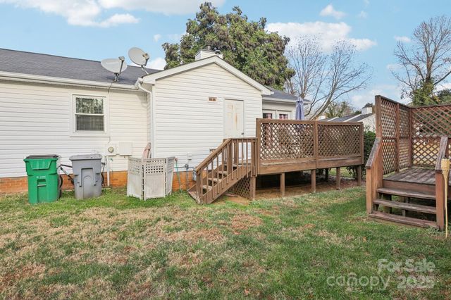 6042 Crape Myrtle Lane, Charlotte, NC 28216