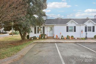 6042 Crape Myrtle Lane, Charlotte, NC 28216
