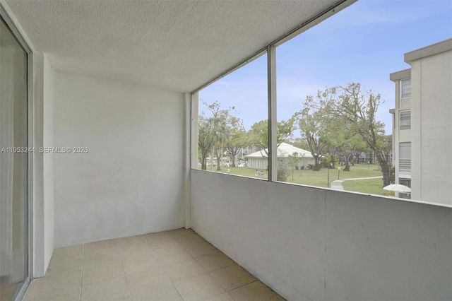 2999 NW 48th Ave 245, Lauderdale Lakes, FL 33313