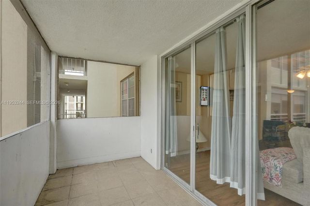 2999 NW 48th Ave 245, Lauderdale Lakes, FL 33313