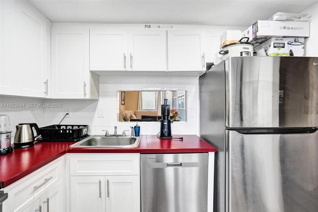 2999 NW 48th Ave 245, Lauderdale Lakes, FL 33313