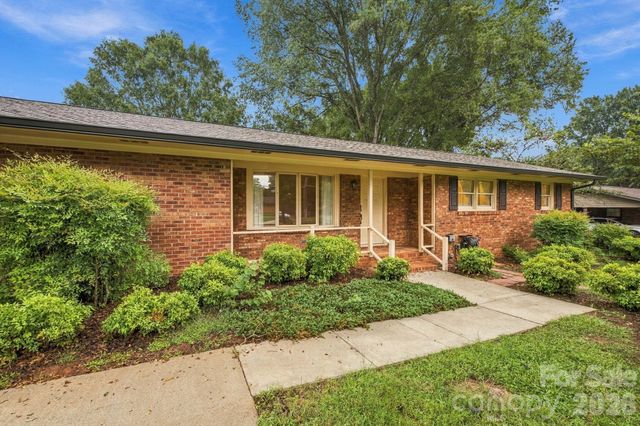 1536 Nottingham Drive, Newton, NC 28658