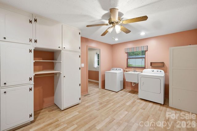 1536 Nottingham Drive, Newton, NC 28658