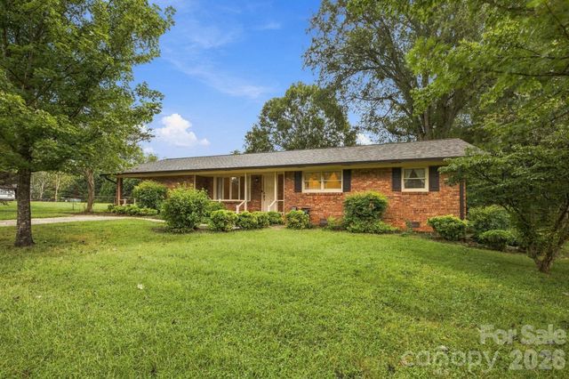 1536 Nottingham Drive, Newton, NC 28658
