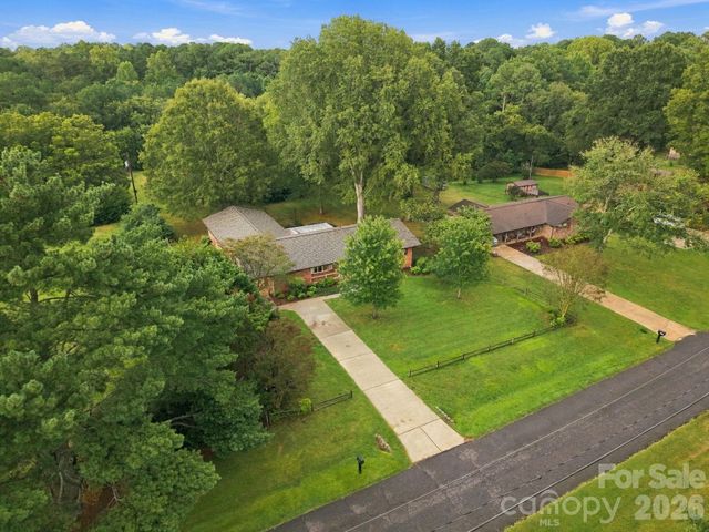 1536 Nottingham Drive, Newton, NC 28658