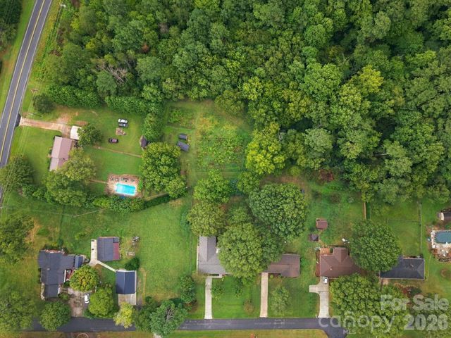 1536 Nottingham Drive, Newton, NC 28658