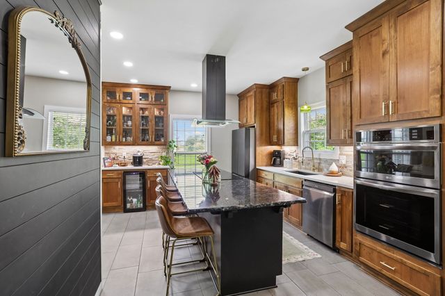 549 Lee Ln, Huntland, TN 37345