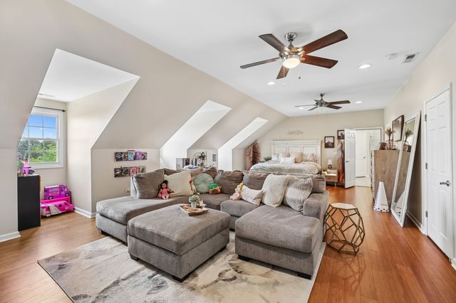 549 Lee Ln, Huntland, TN 37345