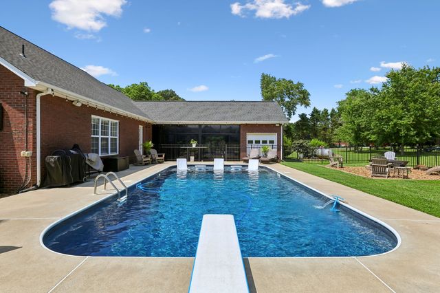 549 Lee Ln, Huntland, TN 37345