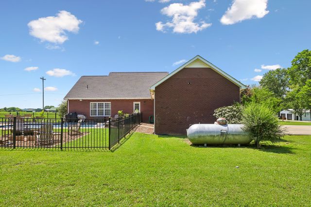 549 Lee Ln, Huntland, TN 37345