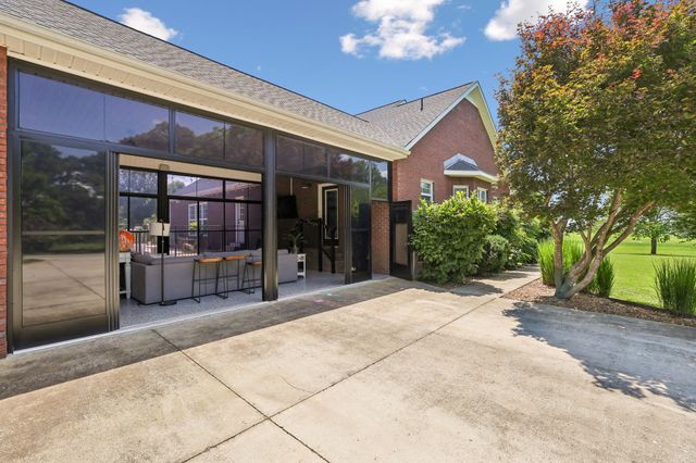 549 Lee Ln, Huntland, TN 37345