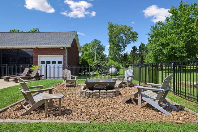 549 Lee Ln, Huntland, TN 37345