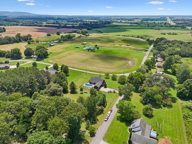 549 Lee Ln, Huntland, TN 37345