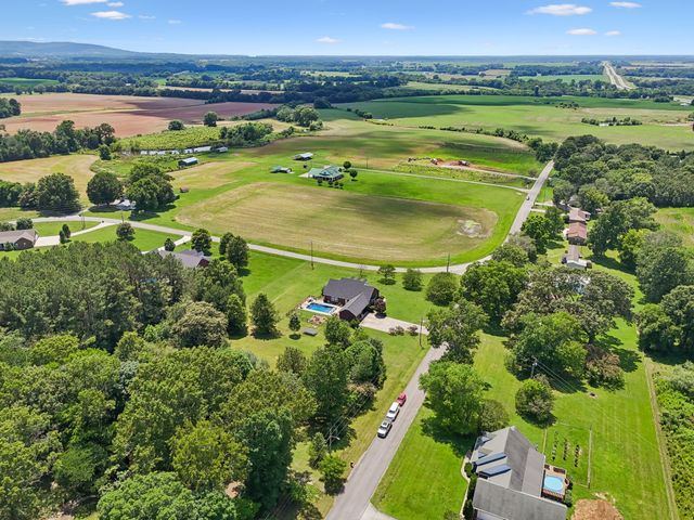549 Lee Ln, Huntland, TN 37345