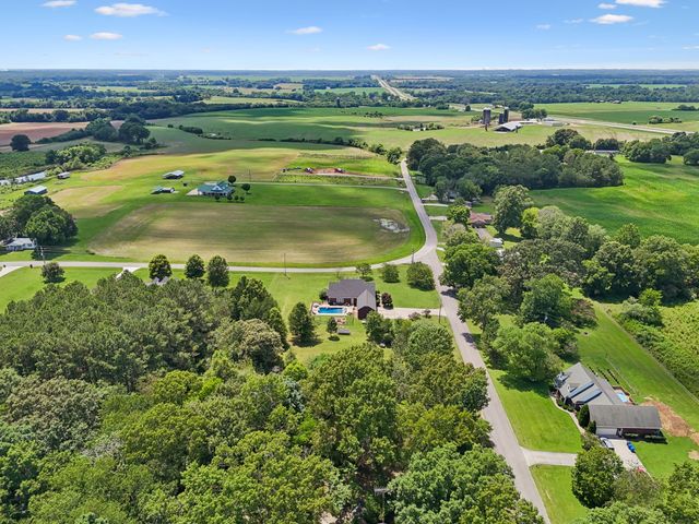 549 Lee Ln, Huntland, TN 37345