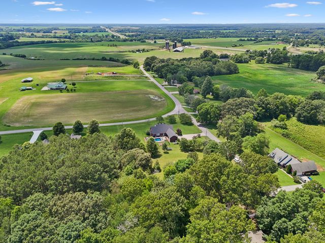 549 Lee Ln, Huntland, TN 37345