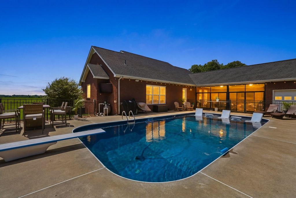549 Lee Ln, Huntland, TN 37345