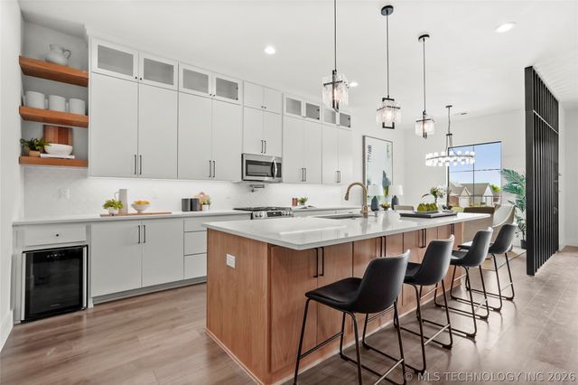 7923 E 26th Place, Tulsa, OK 74129