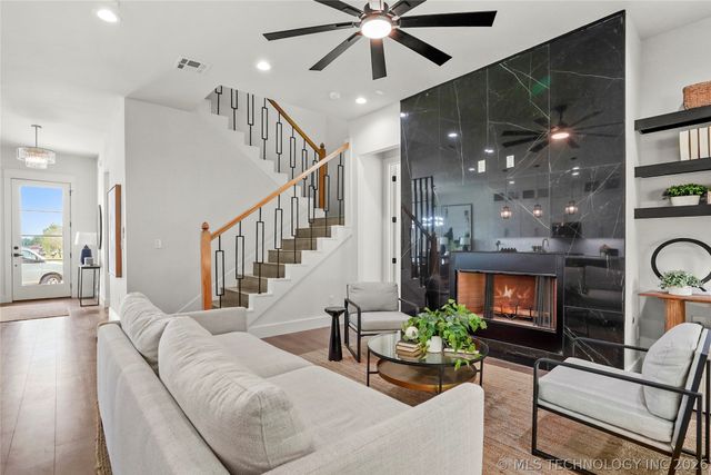 7923 E 26th Place, Tulsa, OK 74129