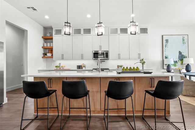 7923 E 26th Place, Tulsa, OK 74129