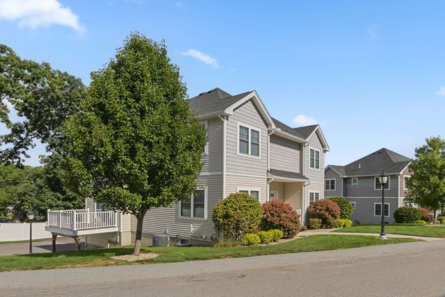 27 Eagle Nest B14-27, Clinton, MA 01510