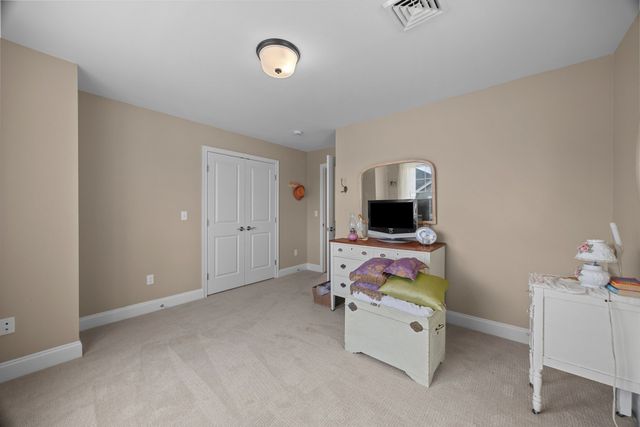 27 Eagle Nest B14-27, Clinton, MA 01510