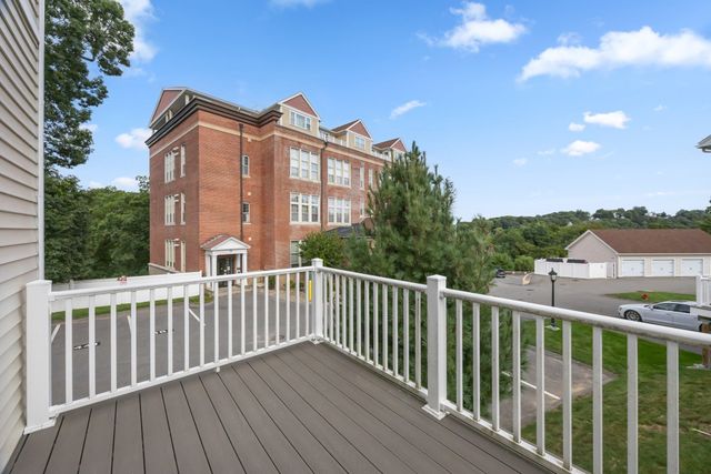 27 Eagle Nest B14-27, Clinton, MA 01510