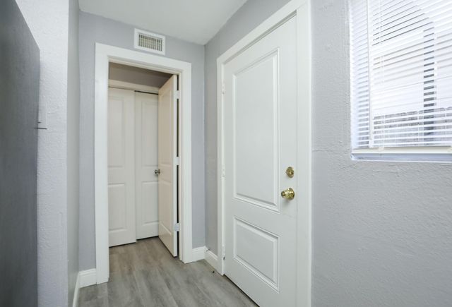 8127 Colonial Lane 2, Houston, TX 77051