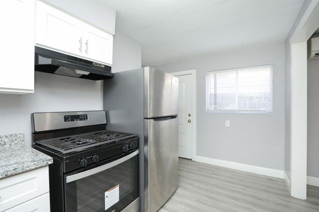 8127 Colonial Lane 2, Houston, TX 77051