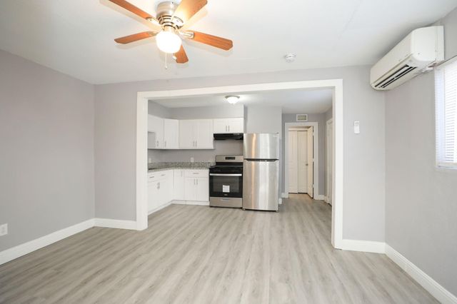 8127 Colonial Lane 2, Houston, TX 77051