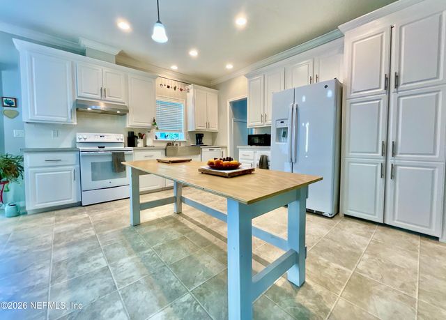 122 TANNER Road, Florahome, FL 32140