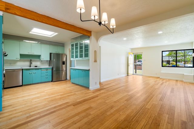 2215 Utah Street NE, Albuquerque, NM 87110