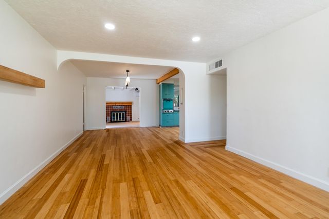 2215 Utah Street NE, Albuquerque, NM 87110
