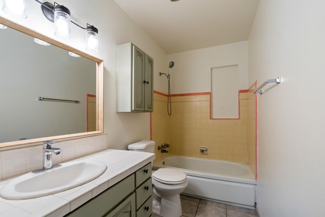 2215 Utah Street NE, Albuquerque, NM 87110