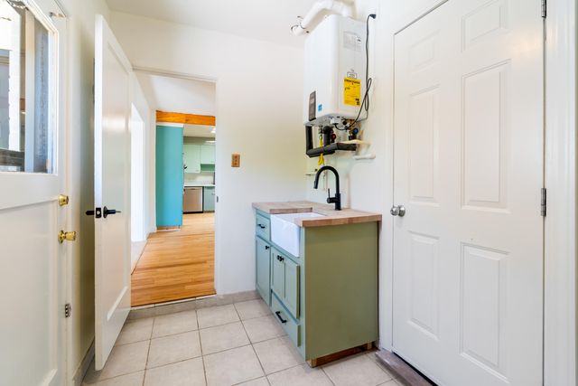 2215 Utah Street NE, Albuquerque, NM 87110